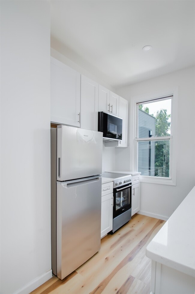 Building Photo - 251 Halladay St