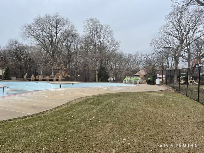 Building Photo - 3406 Pilgrim Ln N