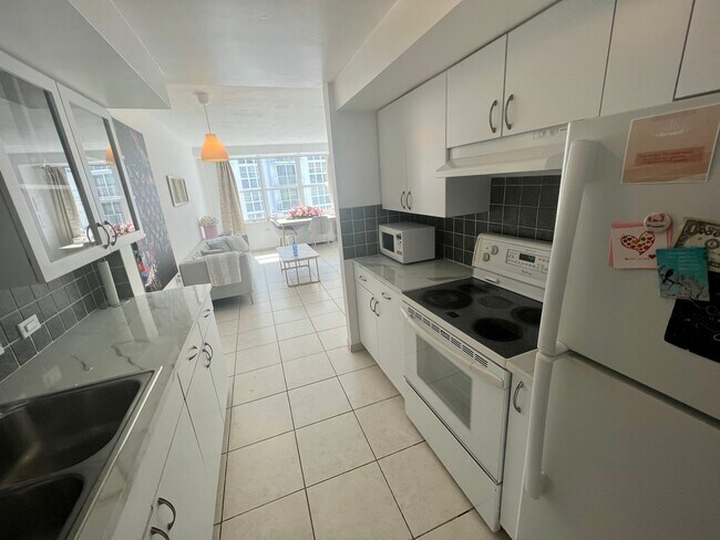 Building Photo - 1250 West Ave