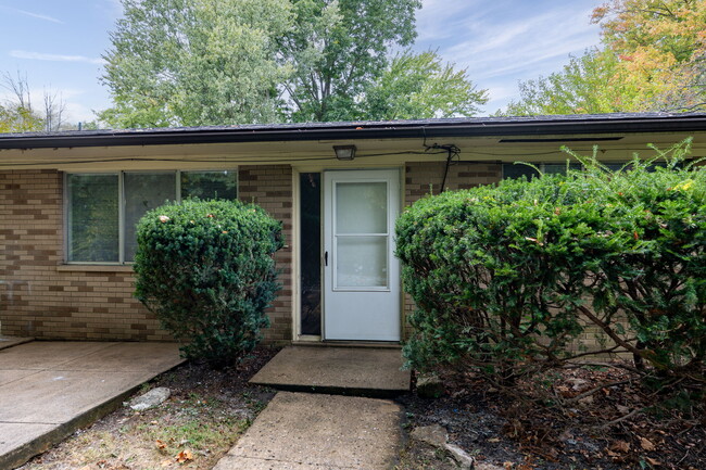 Front Door - 1053 Lexington Ave