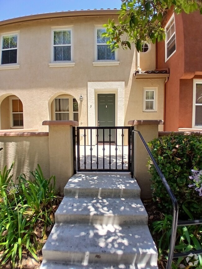 Building Photo - 7860 Via Belfiore