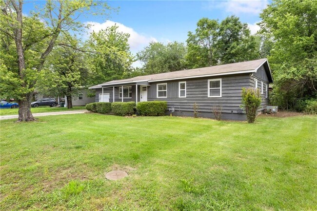 Foto del edificio - 2312 W Holly St