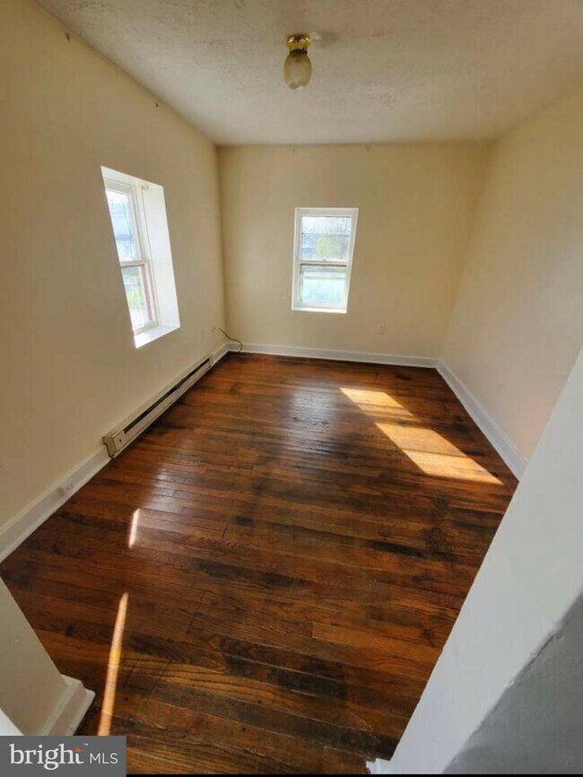 244 1/2 E Liberty St, Martinsburg, WV 25404 House Rental in