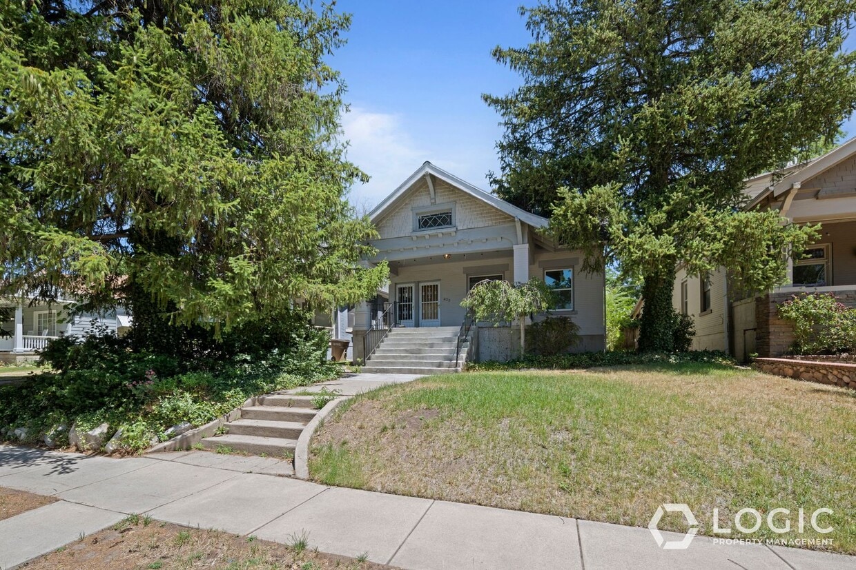Photo - 423 S Douglas Street