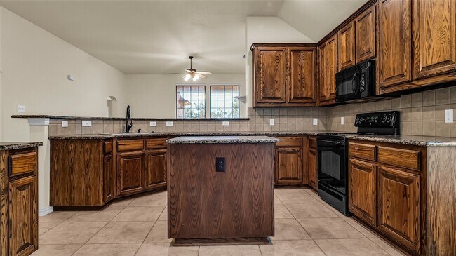 Foto del edificio - 2224 Crestridge Dr