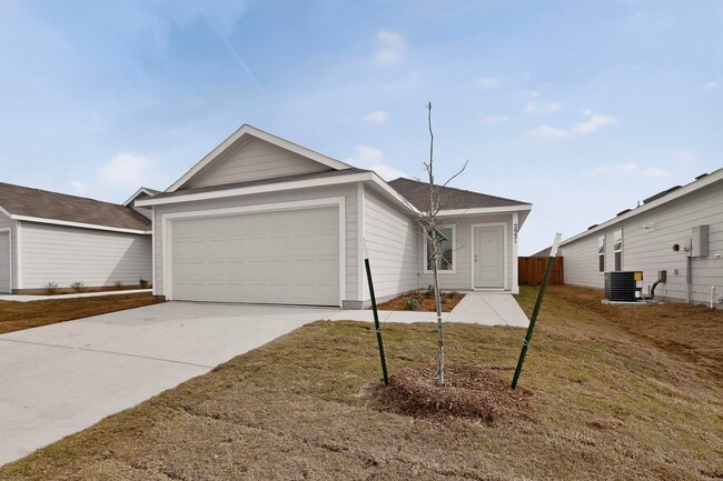 Building Photo - 3 Bedroom, 2 Bath Single-Story Lennar Home in Eastland Community