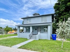 Building Photo - 4112 NW 18th Ave