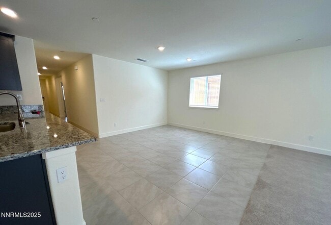Building Photo - 904 Cascade Range Dr