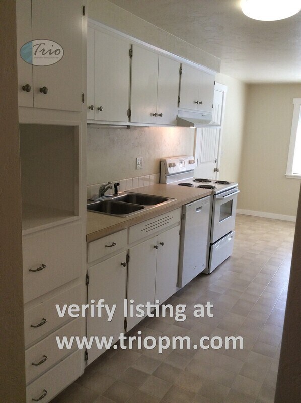 Building Photo - 195 E. 39th. Avenue