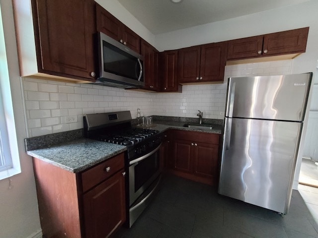 Kitchen - 2309 S Sacramento Ave