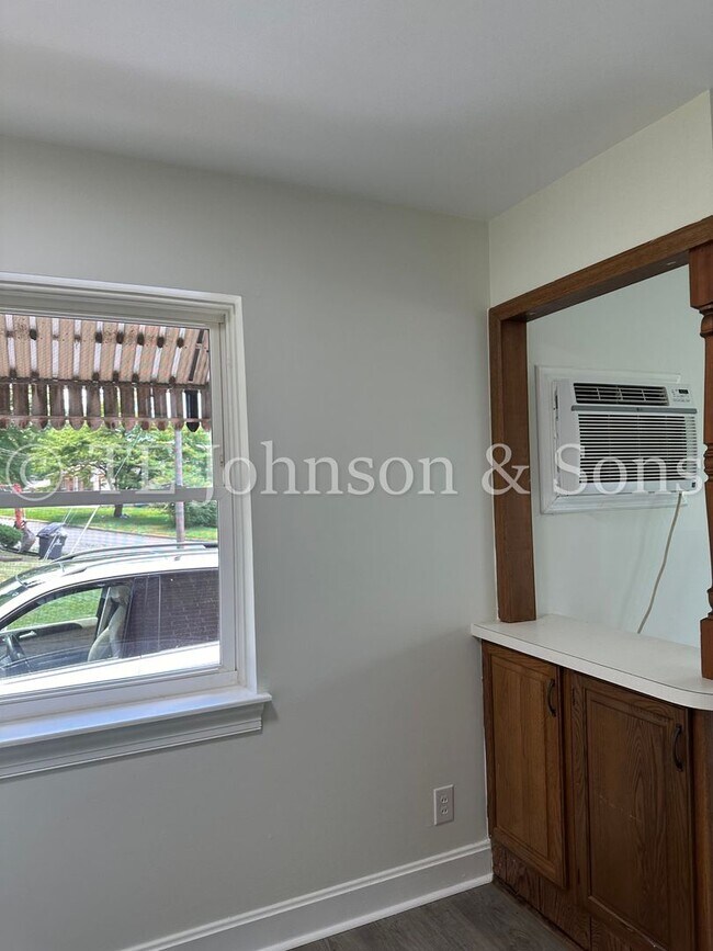 Foto del edificio - Charming 2-Bedroom Corner Lot Home with Ne...