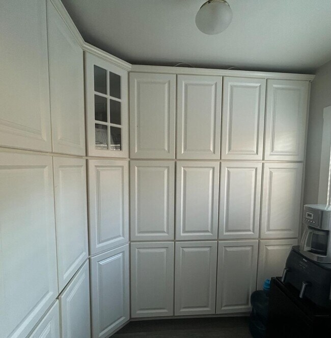 Building Photo - 819 Myrtle St