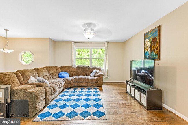 Foto del edificio - 1405 S Harbor Dr