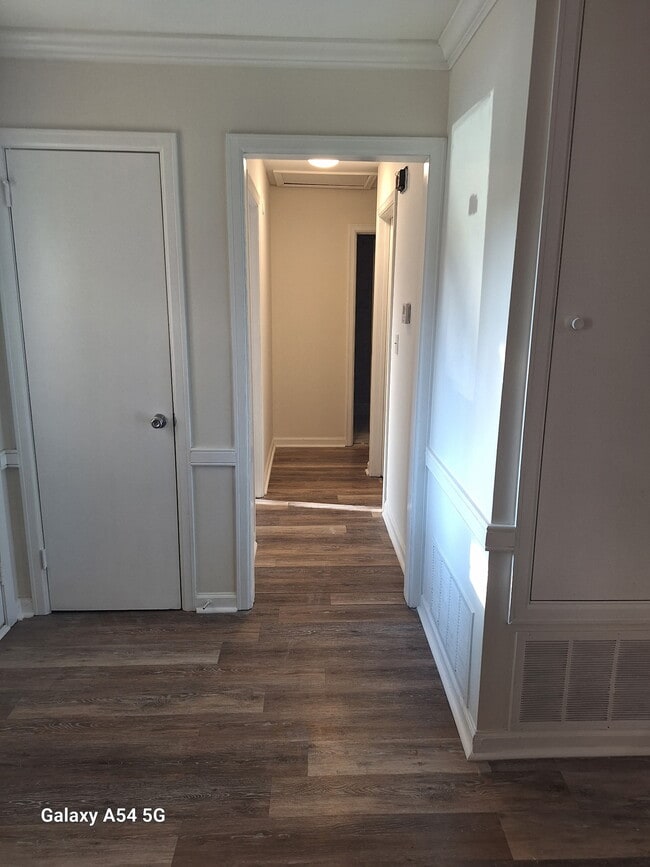 Foto del edificio - 3036 Willow Ln Dr