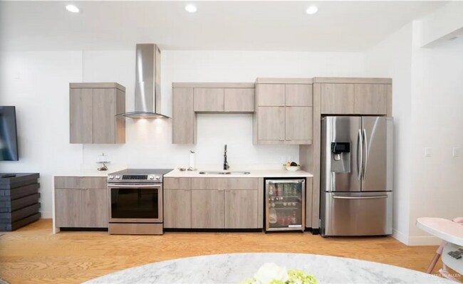 Foto del edificio - Stylish 2-Story Home in Gated Community with Pool!