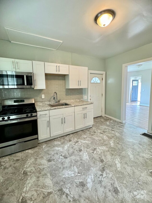 572-574 Seward T2 - 572-574 Seward  T2