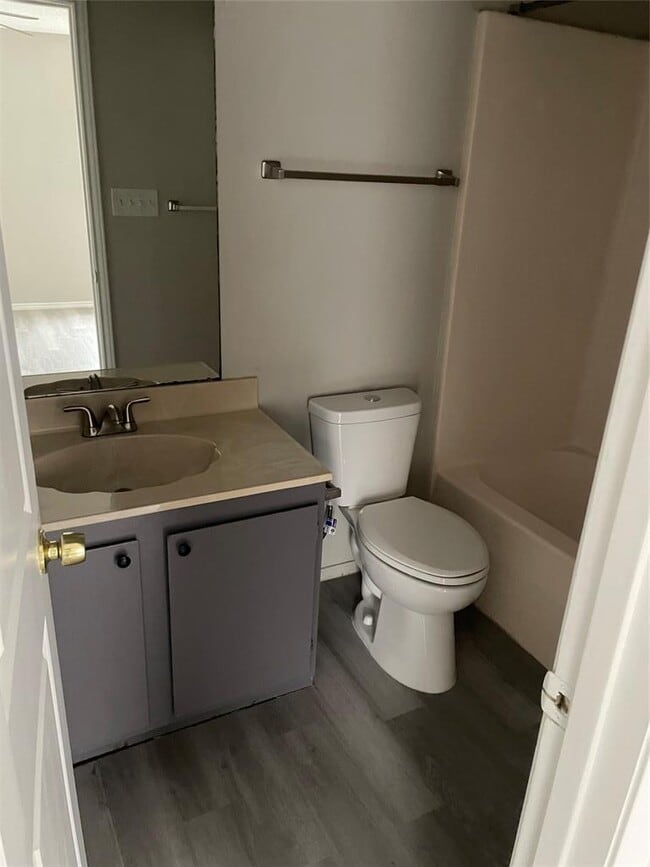 Foto del edificio - 106 E Austin Ave