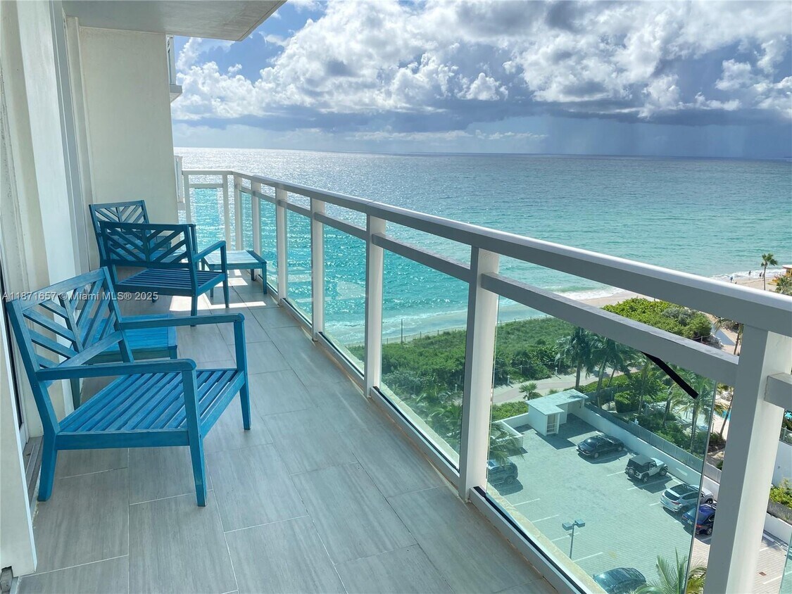 Foto principal - 6917 Collins Ave