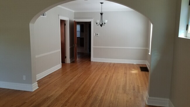 Building Photo - 3833 Fillmore St.