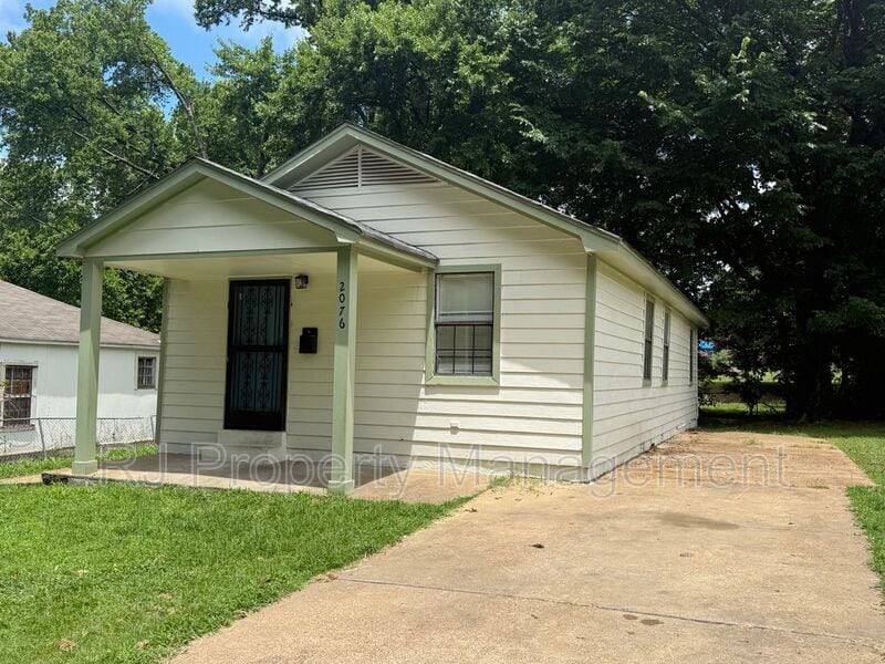 Photo - 2076 Goff Ave