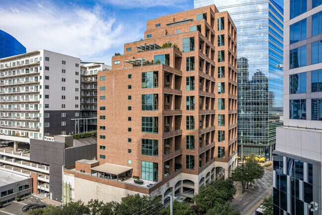 Foto del edificio - 1999 McKinney Ave