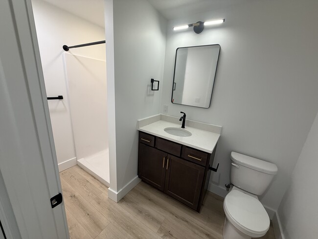 Foto del edificio - 16337 Comstock St