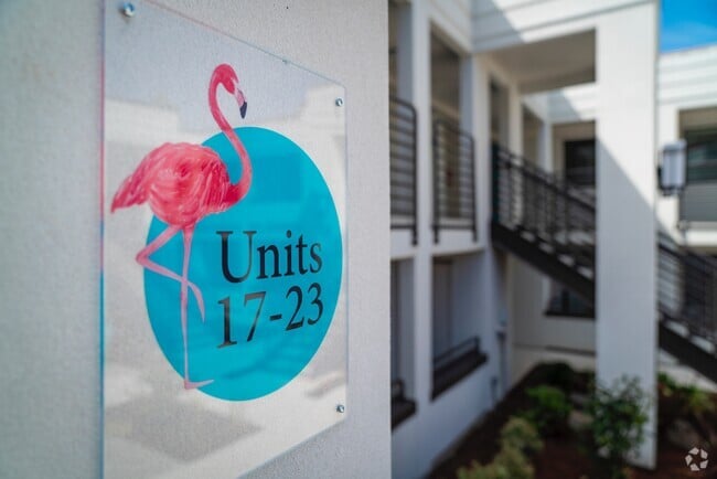 Building Photo - Flamingo Apartments