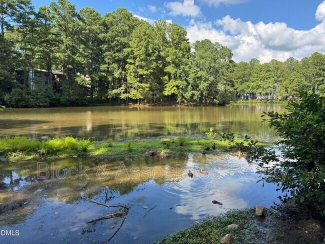 Building Photo - 533 Pine Ridge Pl