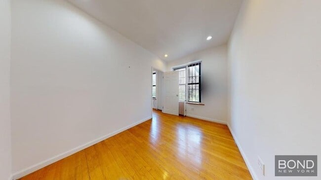 Building Photo - 2 bedroom in Manhattan NY 10003