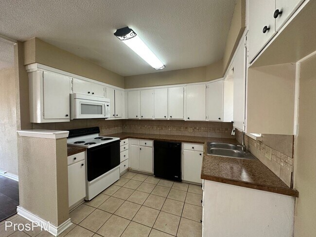 Building Photo - 3 br, 1 bath House - 1402 Knight Street