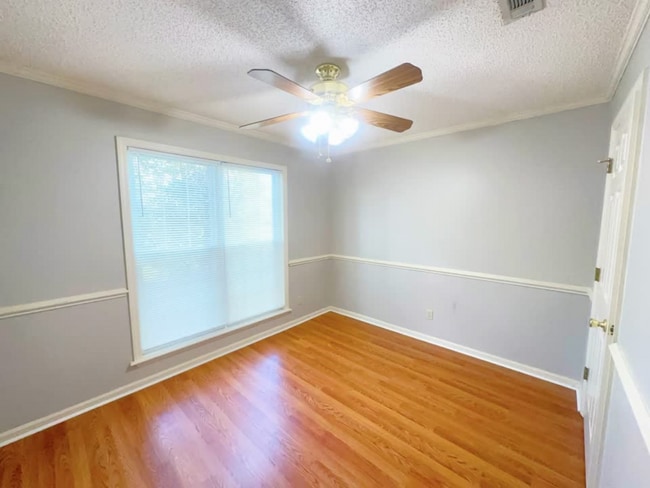 Building Photo - 332 Sawgrass Dr