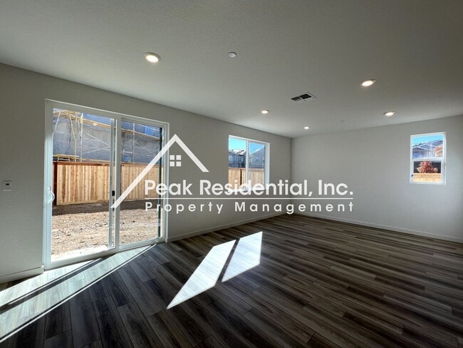 Building Photo - Brand New Folsom 3bd/2.5ba Home With 2 Car...