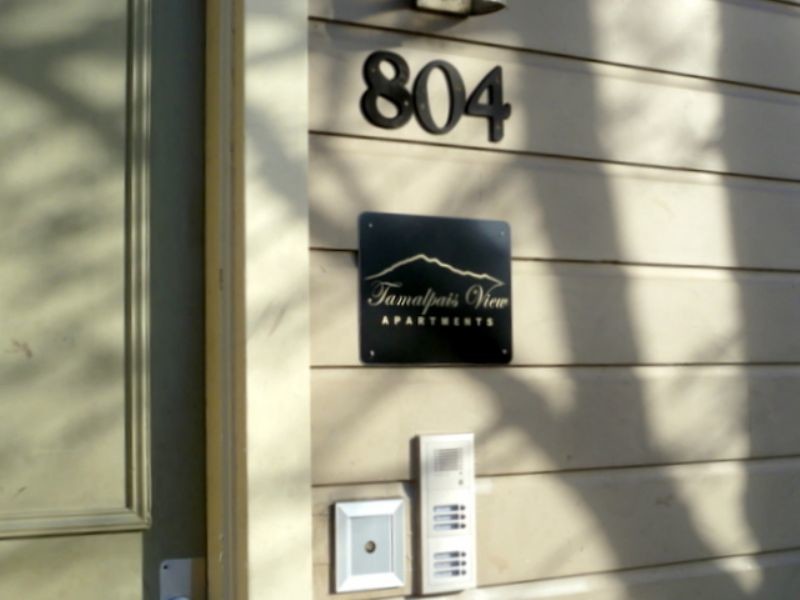 Primary Photo - DOWNTOWN LARGE STUDIO, FULL KITCHEN, WALK-...