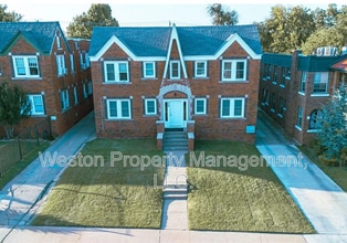 Building Photo - 711 NW 30th St