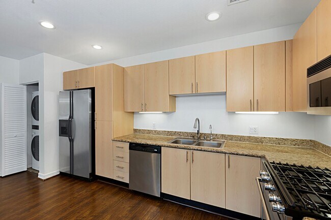 Foto del edificio - Ground floor Union Square Condo - Availabl...