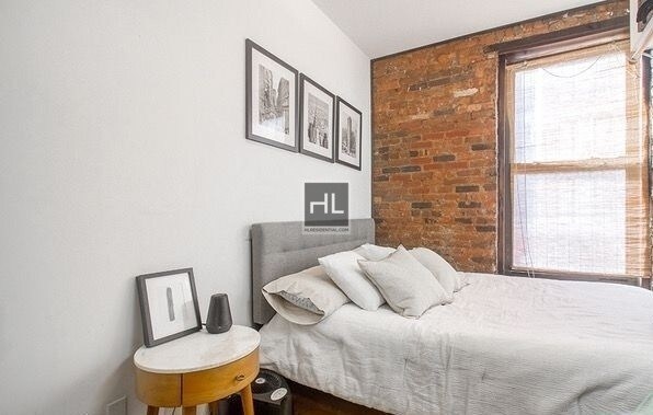 Building Photo - Great 2 bedroom Apartment on East 12th Street