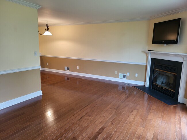 Foto del edificio - 1211 Spruce Hills Dr