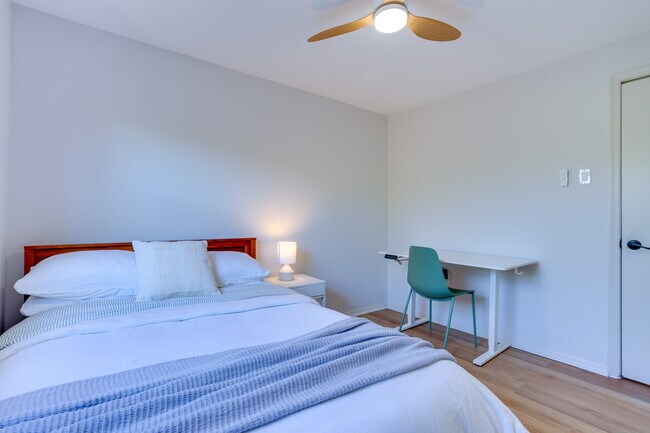 Building Photo - 8032 Saint Annes Ct