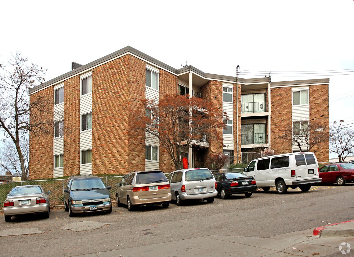 Primary Photo - Burgundy Ridge