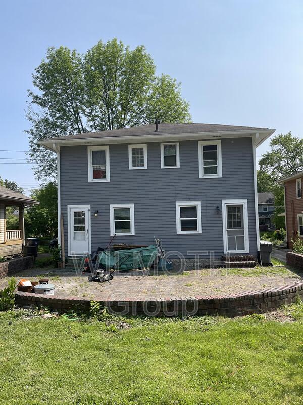 Building Photo - 5872 Julian Ave