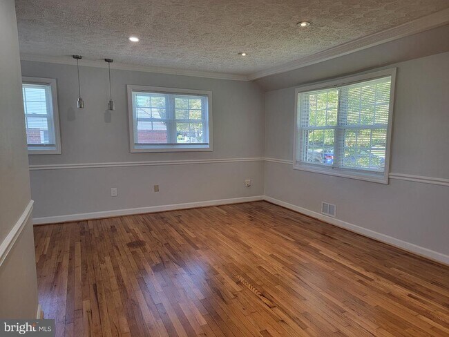 Building Photo - 12612 Flack St