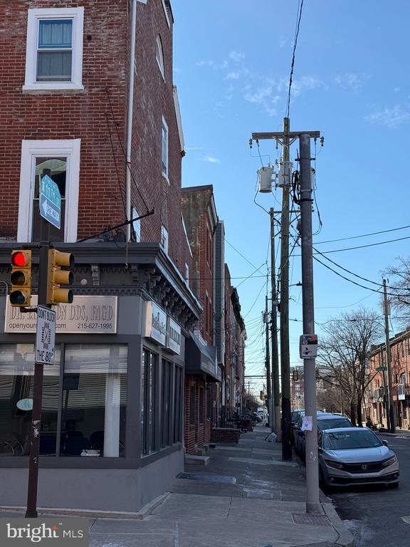 Building Photo - 1048 South St