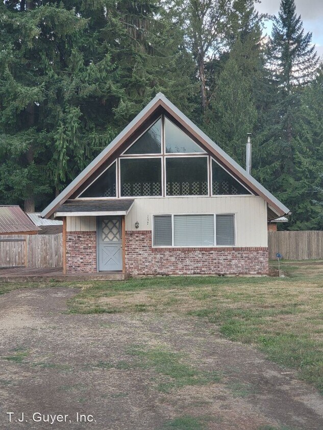 Foto principal - 2 br, 1 bath House - 137 Baker Dr.