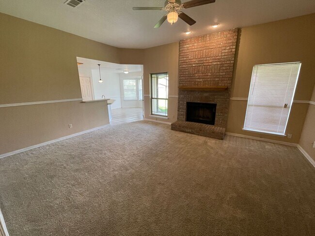Building Photo - 4-Bedroom House for Rent in Killeen, TX
