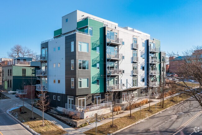 Foto del edificio - 121 W Kingsley St