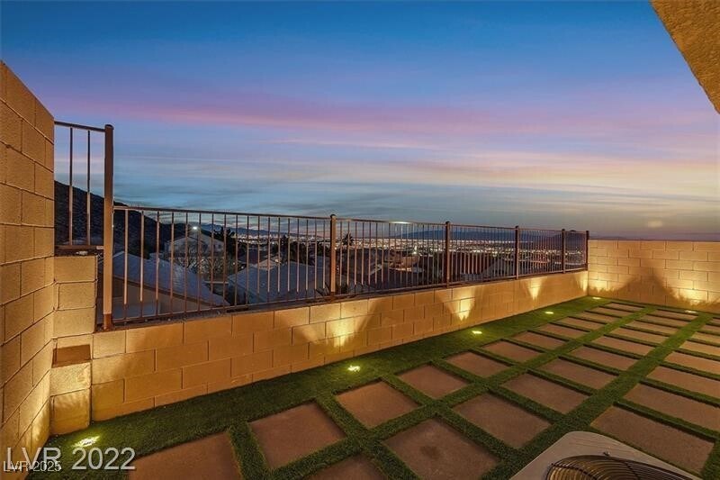 Building Photo - 372 Rosefinch St