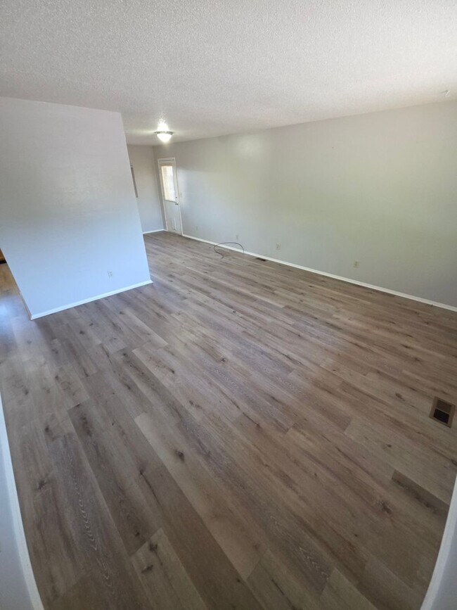 Foto del edificio - Awesome 3 bed 2 bath home!!!