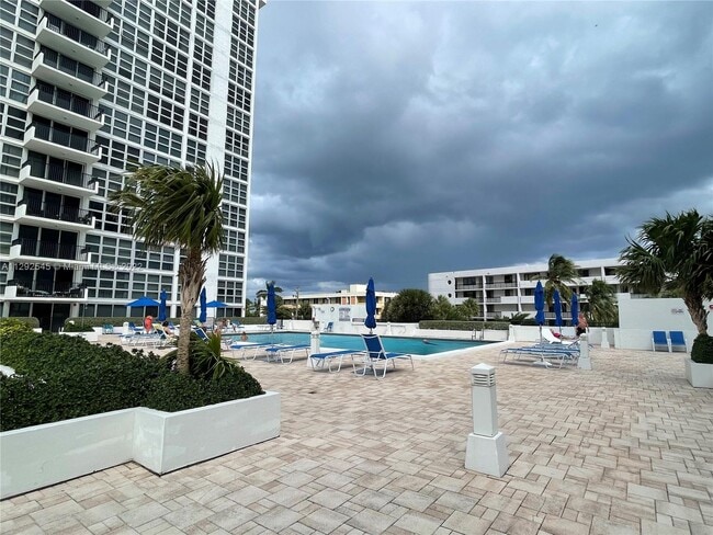 Foto del edificio - 531 N Ocean Blvd