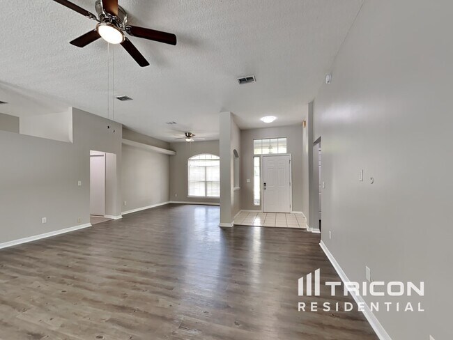 Foto del edificio - 1624 River Breeze Dr