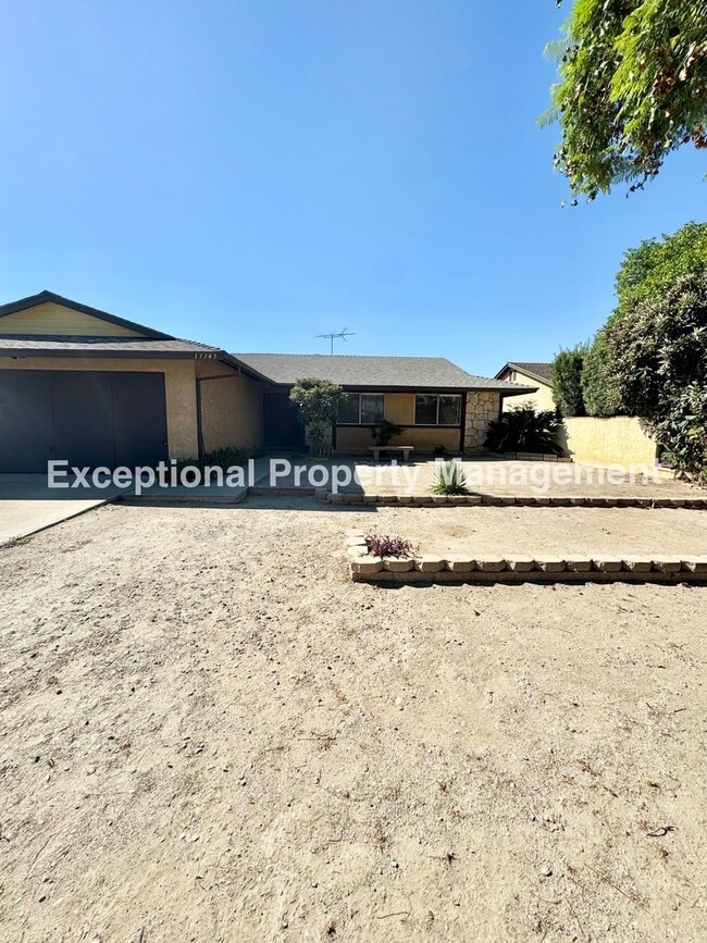 Building Photo - Ready to move in 3 bedroom 2 bath home